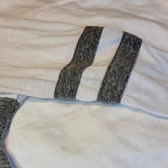 Grey and white medium sleeve top - Picture 5 of 6